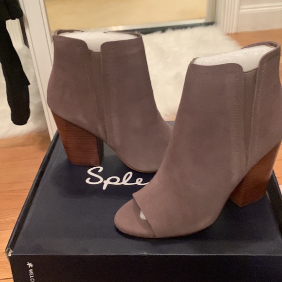 Brand new block heel suede Bootues by Splendid!🤩 - Picture 2 of 3
